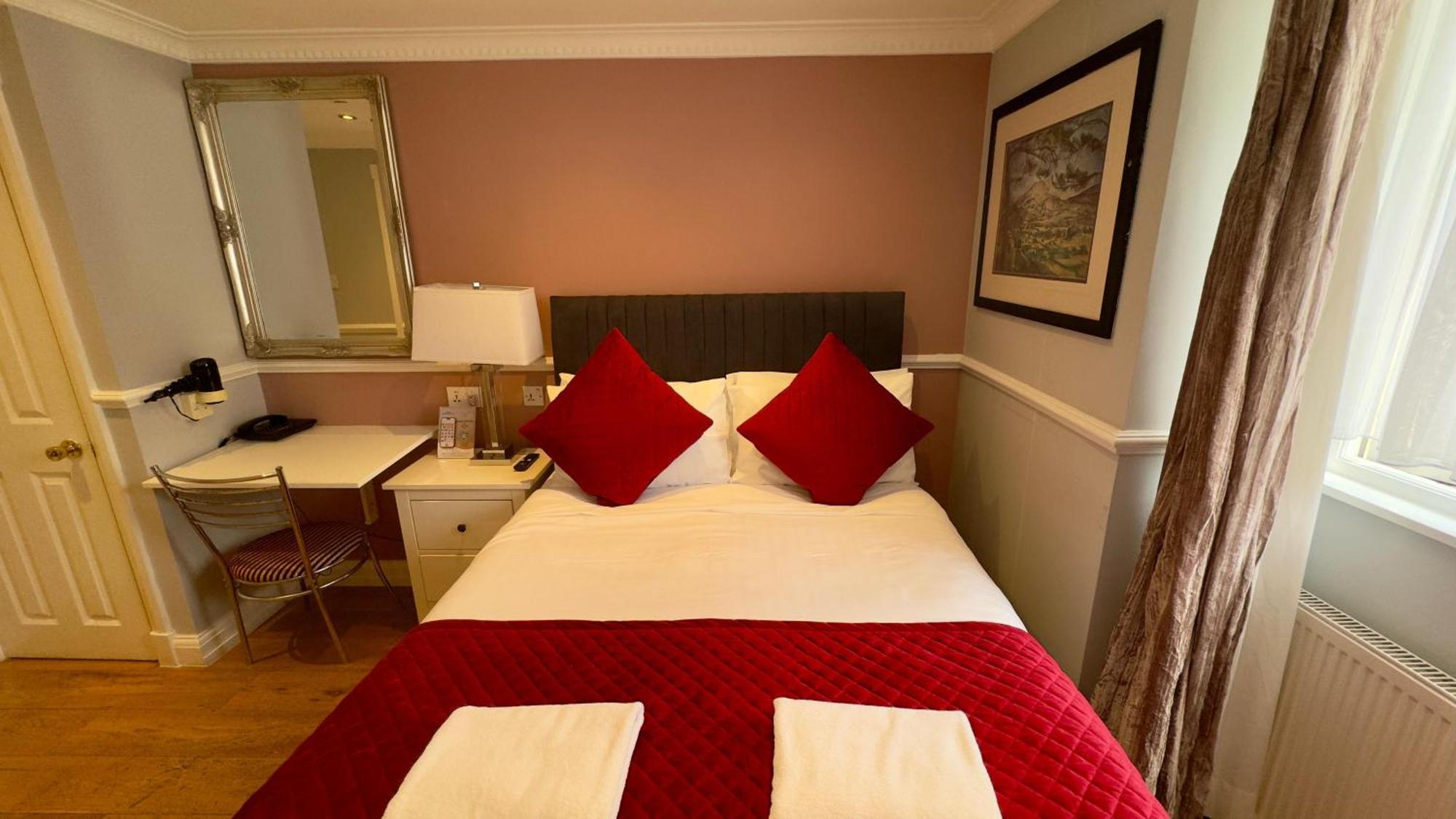 Classic Hyde Park Hotel Лондон Экстерьер фото