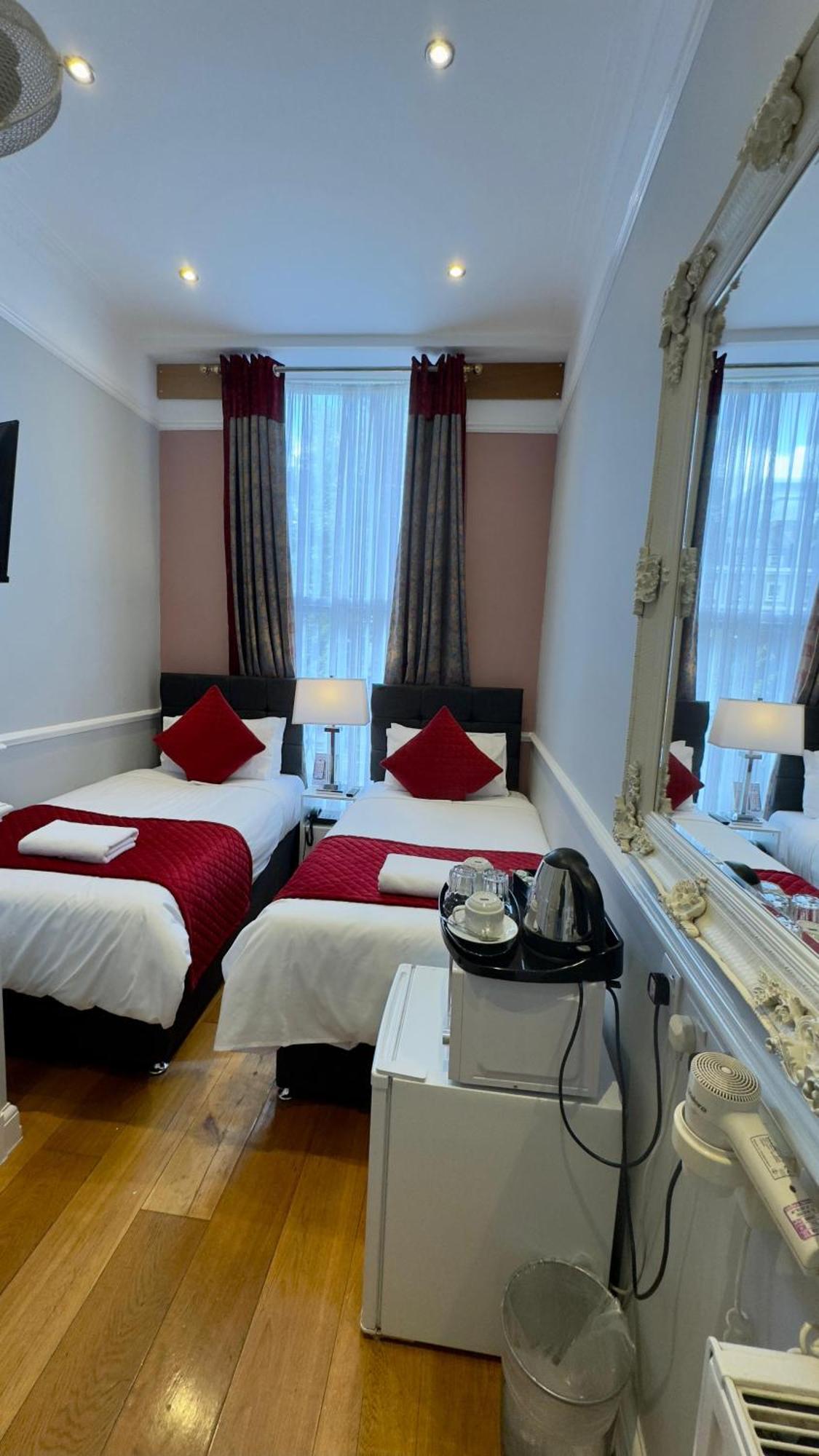 Classic Hyde Park Hotel Лондон Экстерьер фото