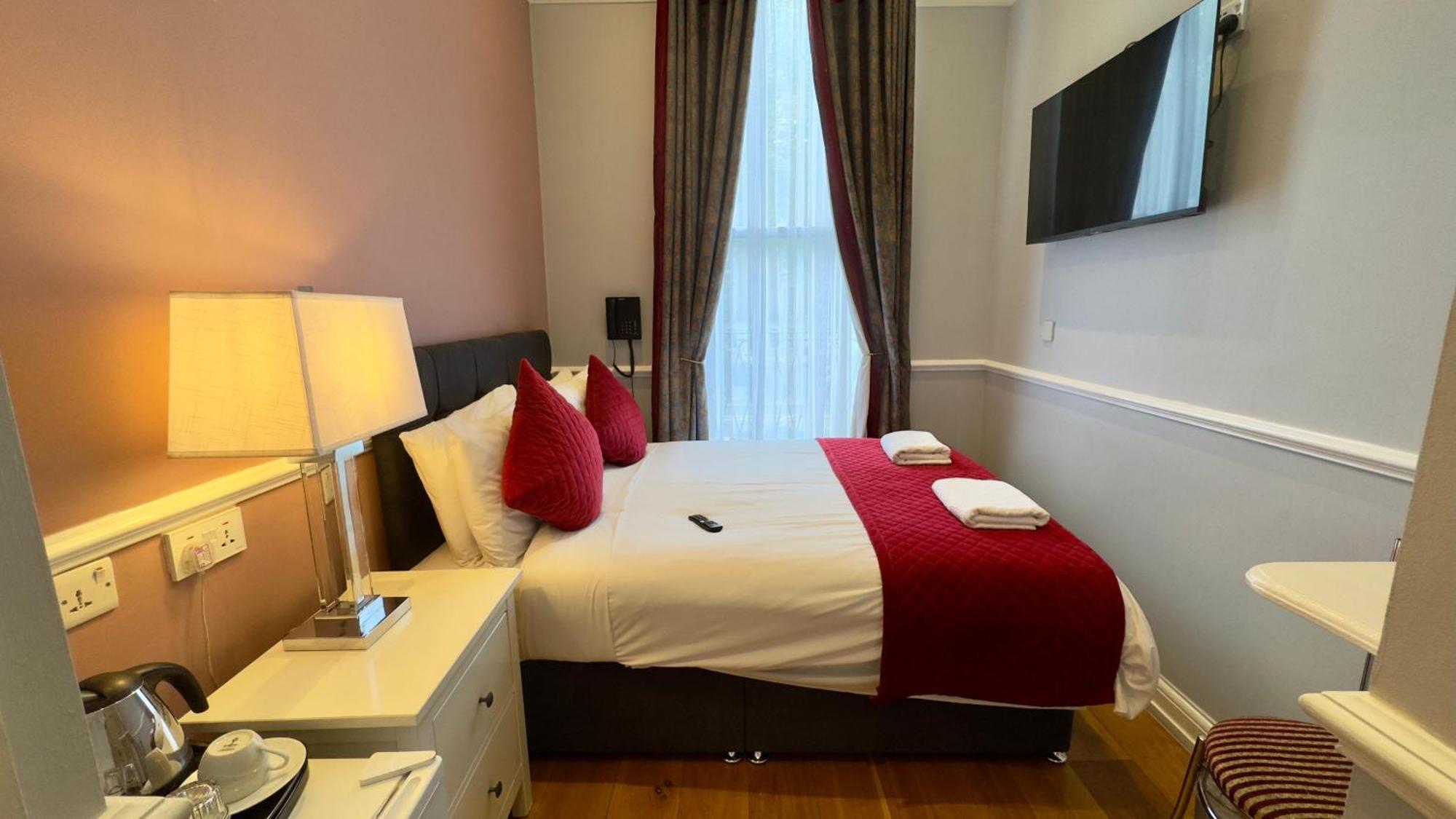 Classic Hyde Park Hotel Лондон Экстерьер фото