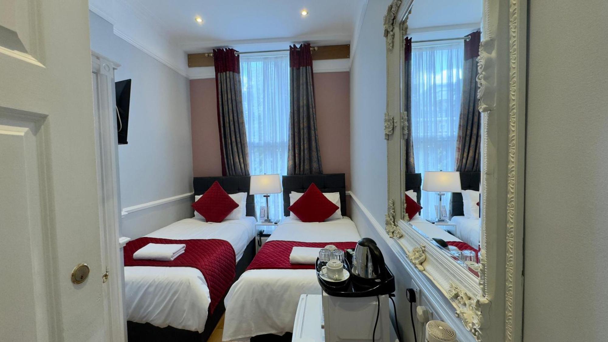 Classic Hyde Park Hotel Лондон Экстерьер фото