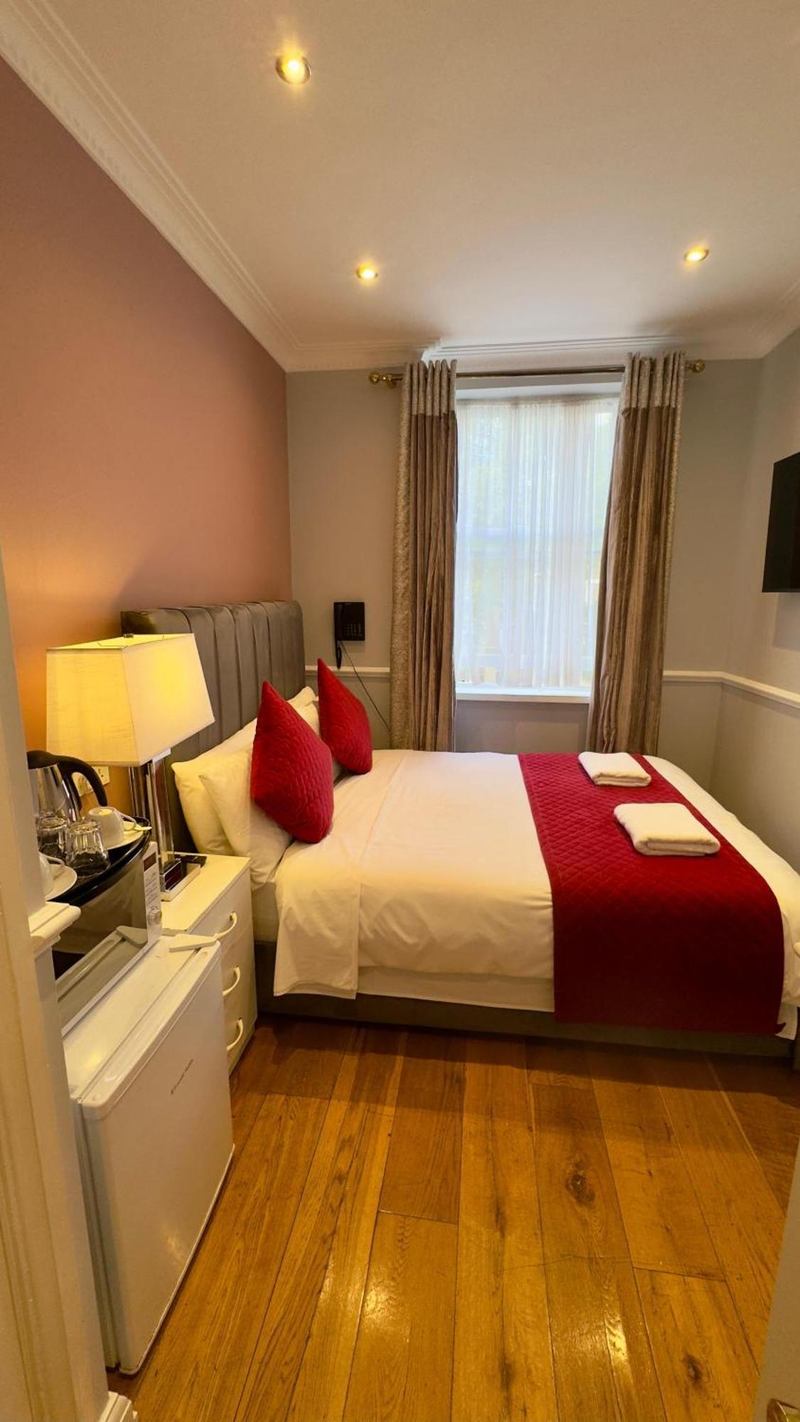 Classic Hyde Park Hotel Лондон Экстерьер фото