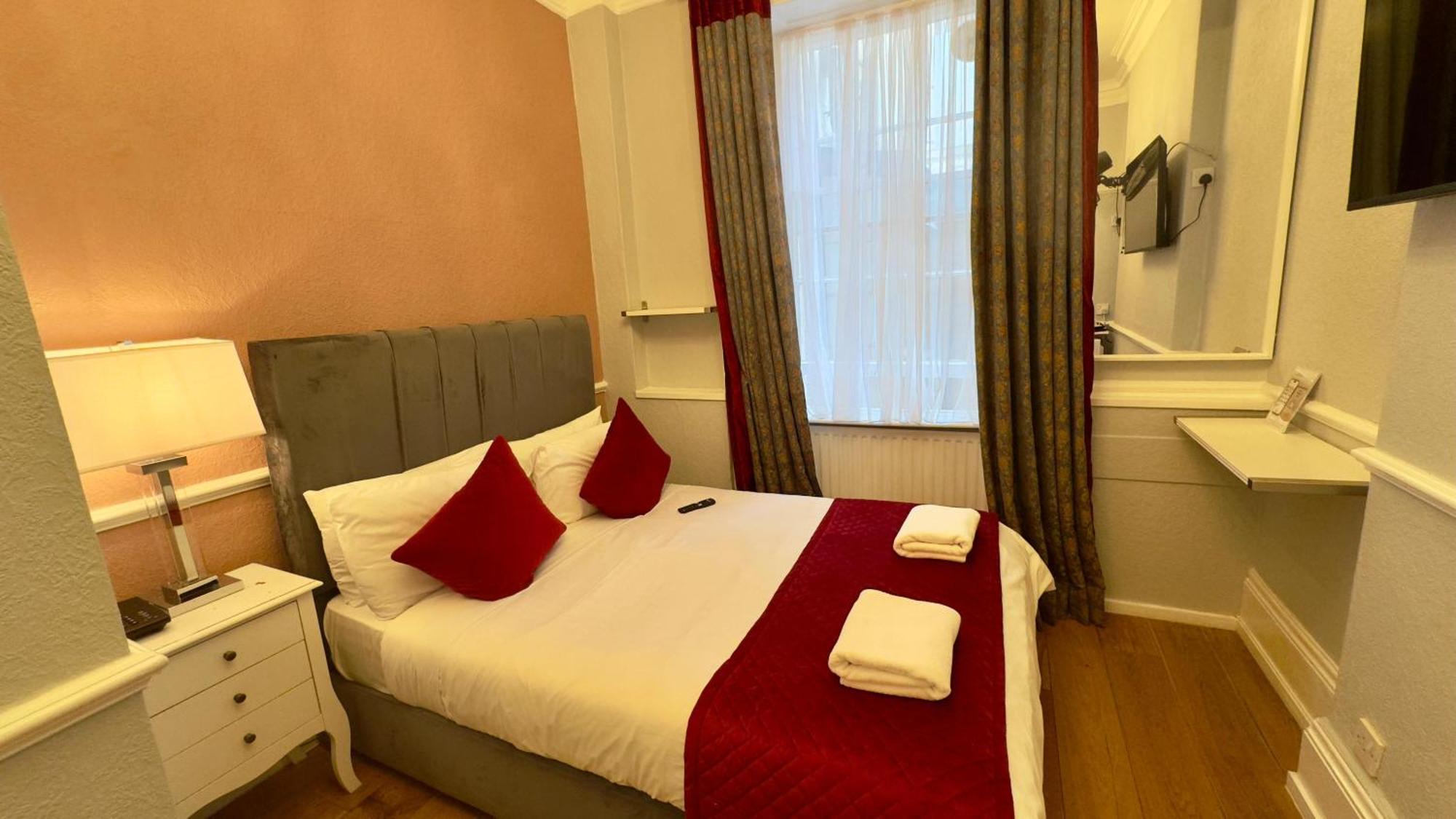 Classic Hyde Park Hotel Лондон Экстерьер фото