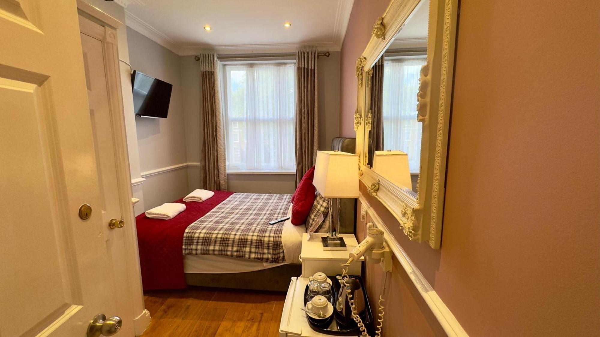 Classic Hyde Park Hotel Лондон Экстерьер фото